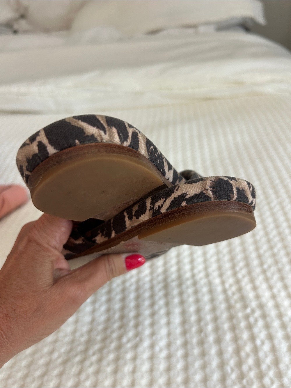Veronica Beard Etra Knot Leopard-Print Canvas Slide 6 - Picture 7 of 9